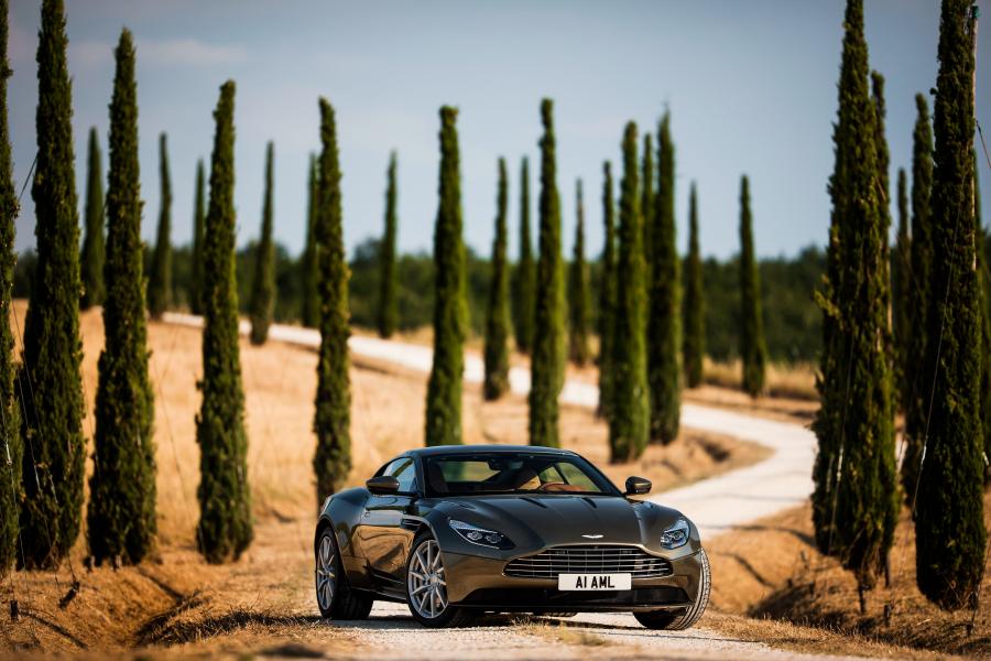 Aston Martin DB11 2016 года  (WW) (фото 16 из 41)